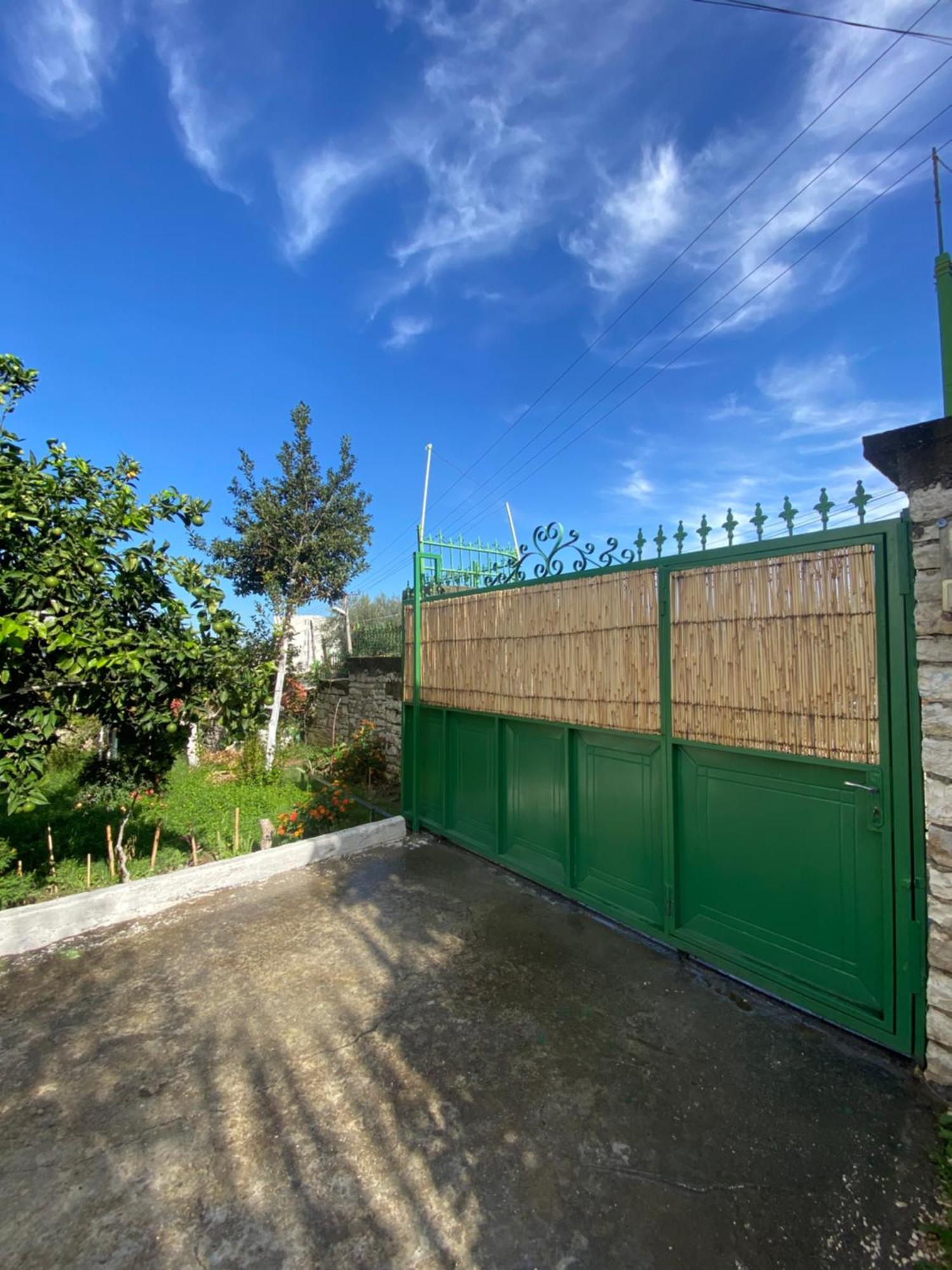 Guest House Irvin 培拉特 外观 照片