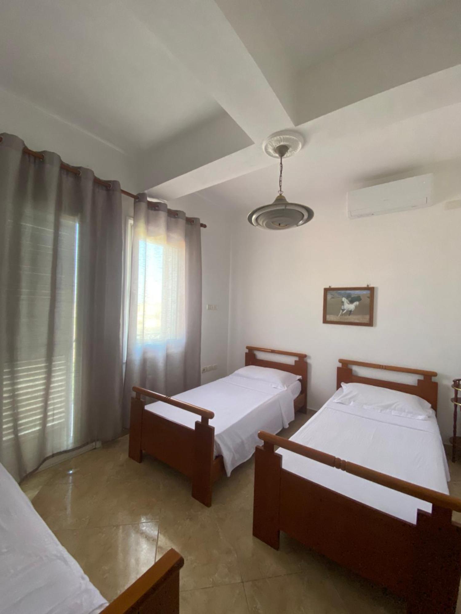 Guest House Irvin 培拉特 外观 照片